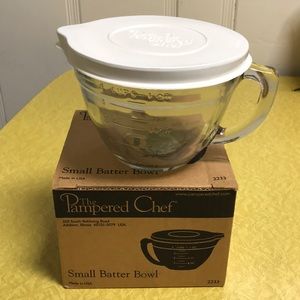 NIB Pampered Chef Small Batter Bowl